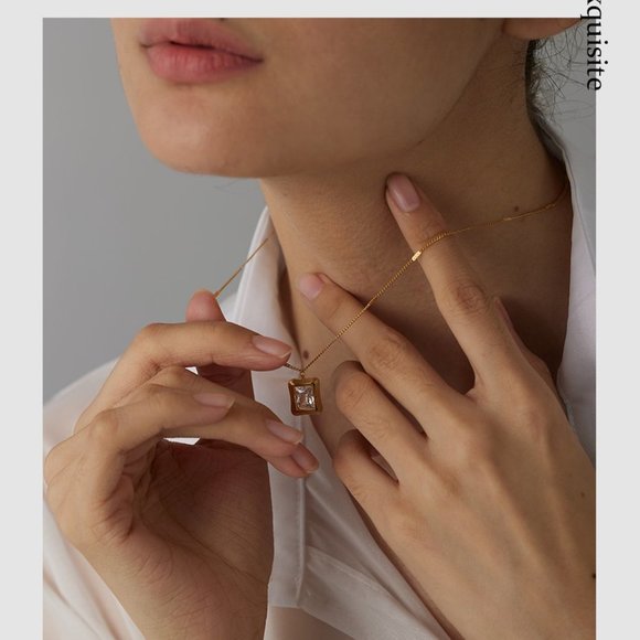 ^NEW 18K Gold Plated Emerald Cut Diamond Square Pendant Necklace - Picture 3 of 5